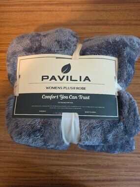 Pavilia NWT Plush Shaggy Fleece Robe